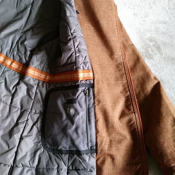 North Face primaloft jacket. - Picture 7 of 16